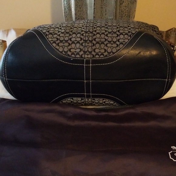 Coach Handbag - Picture 3 of 8